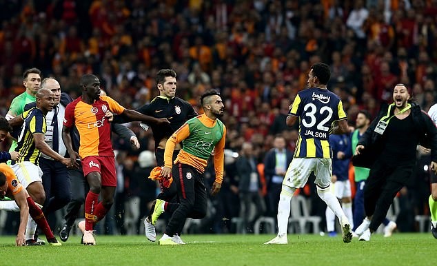 Trận Derby gay cấn giữa Galatasaray vs Fenerbahce